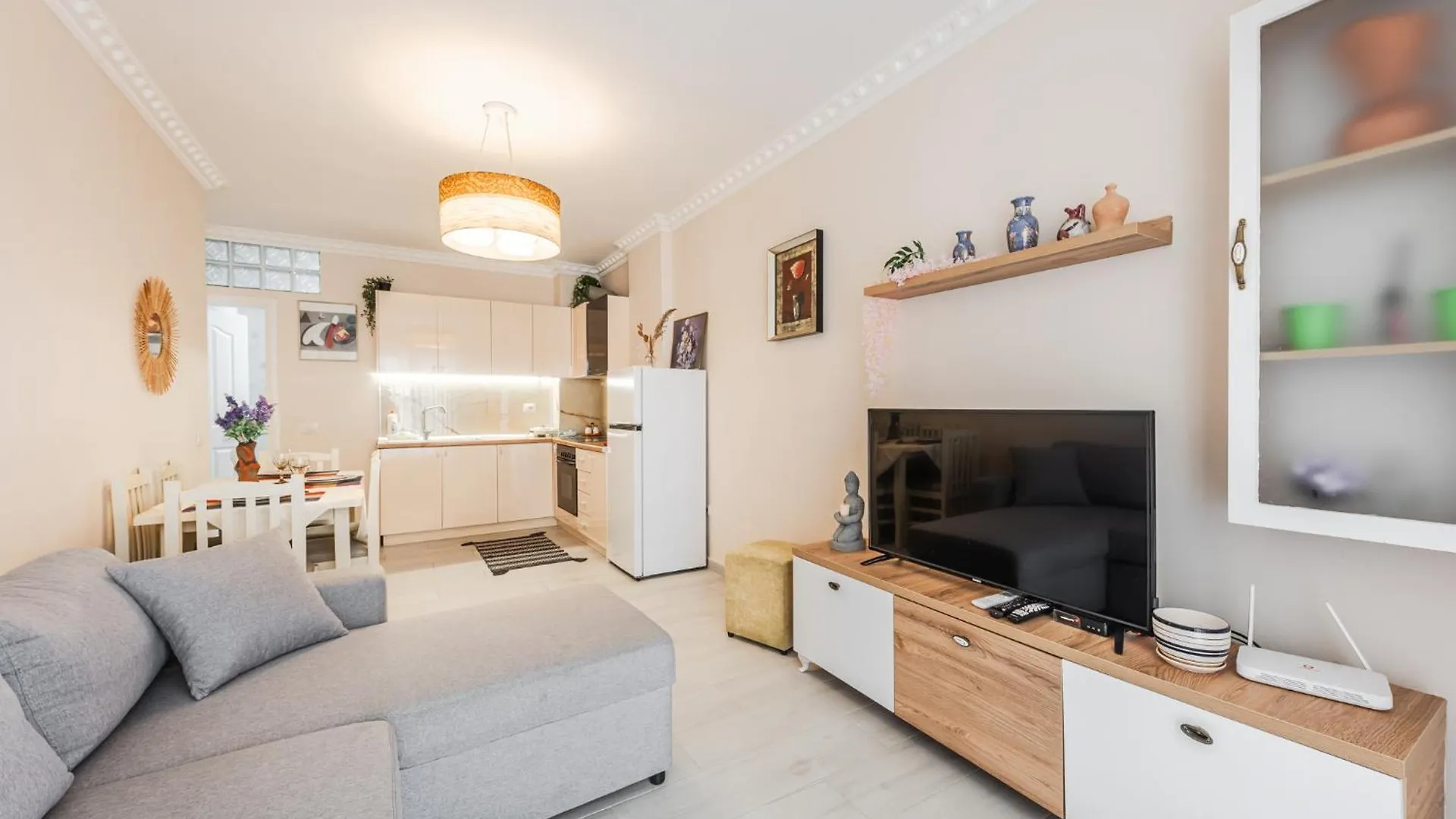 Helia'S Cozy Apartment Qerret Golem