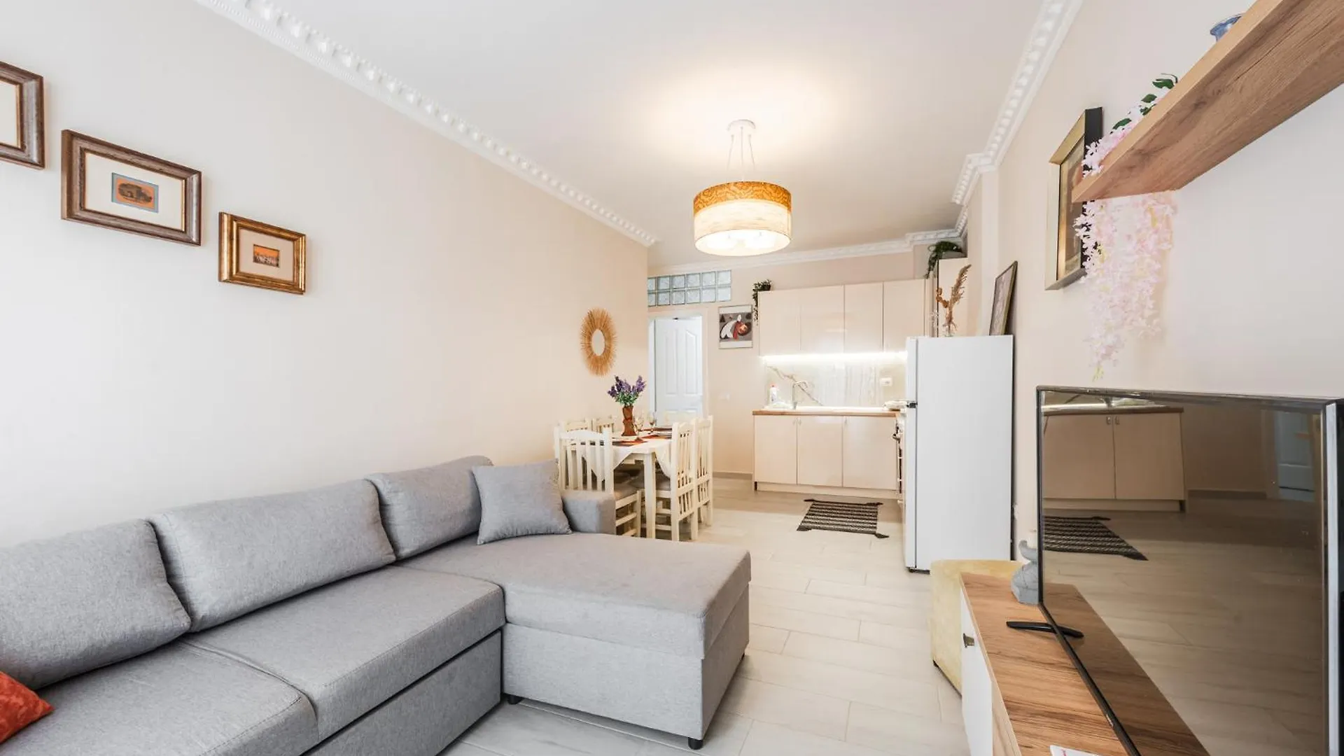 Helia'S Cozy Apartment Qerret Golem  Albánie